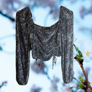 Wild Fable XS long sleeve dual draw strings blue and white midriff blouse.